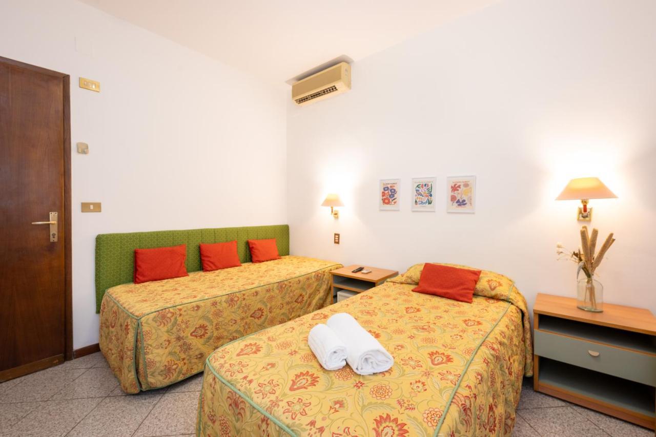 Camelia Rooms Venice Guesthouse Mestre Extérieur photo
