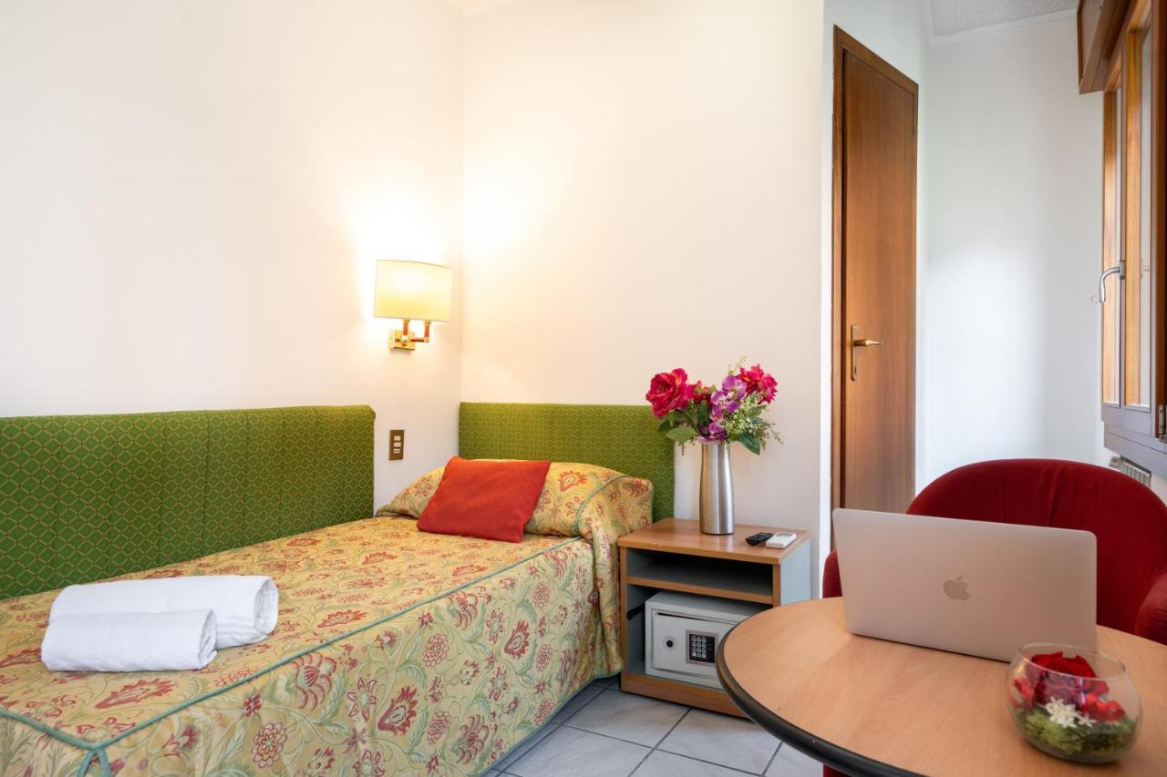 Camelia Rooms Venice Guesthouse Mestre Extérieur photo