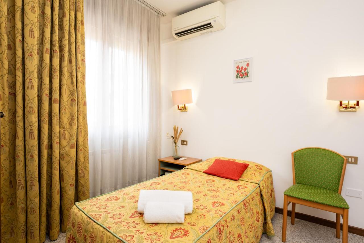 Camelia Rooms Venice Guesthouse Mestre Extérieur photo
