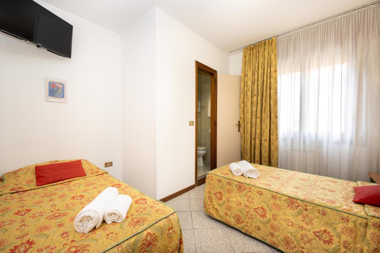 Camelia Rooms Venice Guesthouse Mestre Extérieur photo
