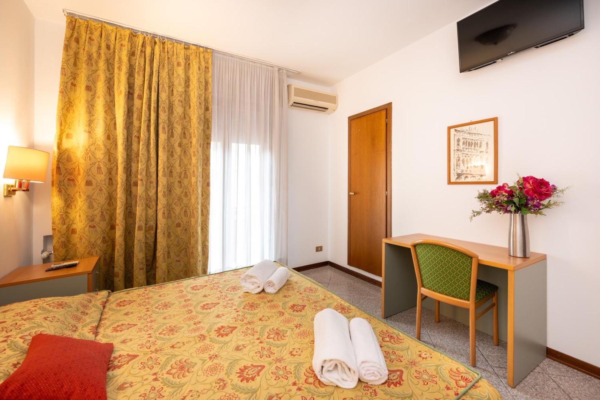 Camelia Rooms Venice Guesthouse Mestre Extérieur photo